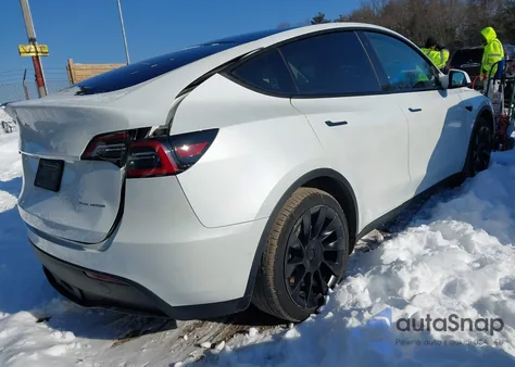 2020 Tesla Model Y Long Range Dual Motor All-Wheel Drive z USA, uszkodzony, nr VIN 5YJYGDEE5LF021846